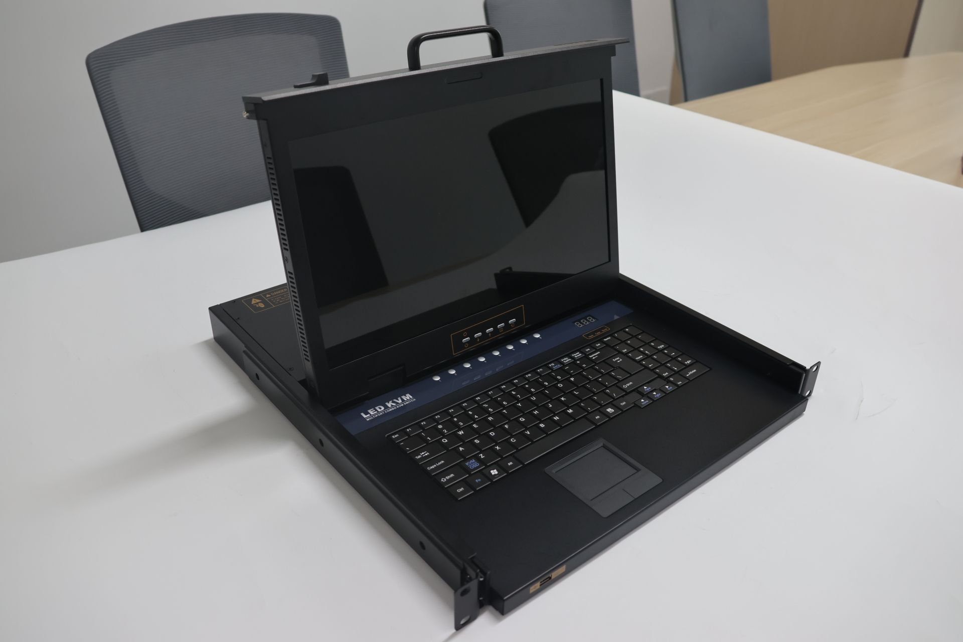 KVM-1708D---HDMI接口