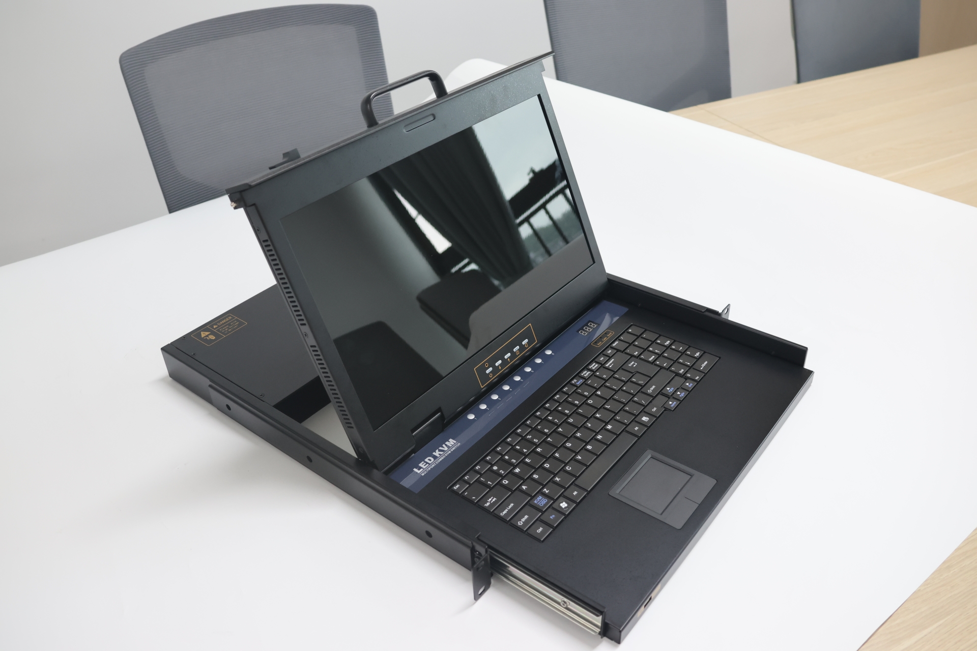 KVM-1708D---HDMI接口